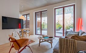 Deluxe 2Bdr Apartment W/ Patio By Lovelystay