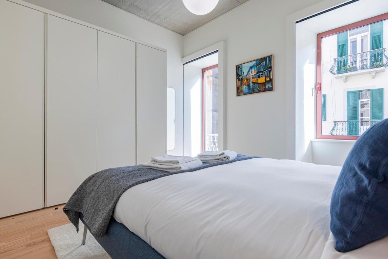 Deluxe 2Bdr Apartment W/ Patio By Lovelystay Lisboa Exterior foto