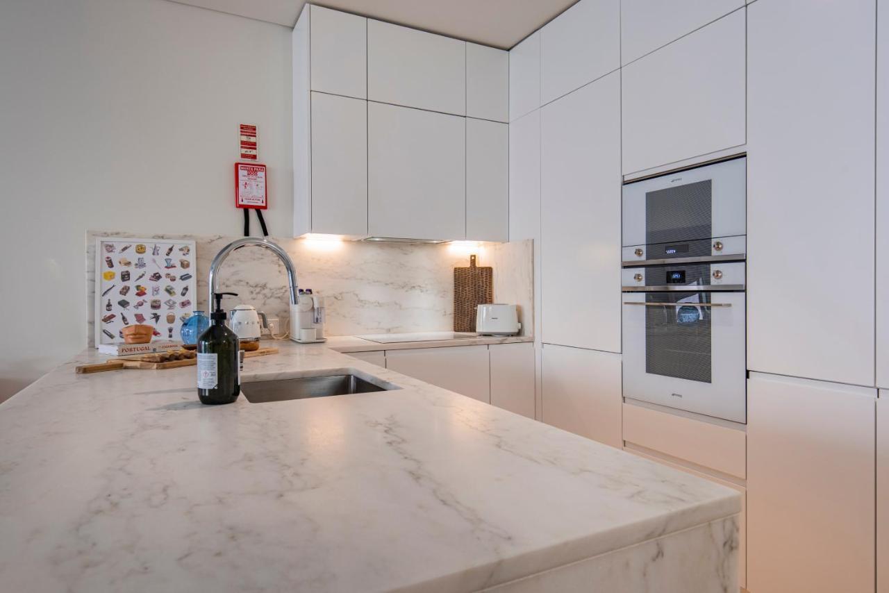 Deluxe 2Bdr Apartment W/ Patio By Lovelystay Lisboa Exterior foto