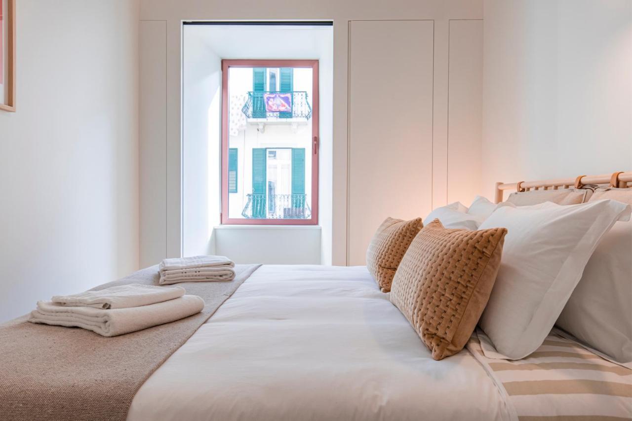 Deluxe 2Bdr Apartment W/ Patio By Lovelystay Lisboa Exterior foto