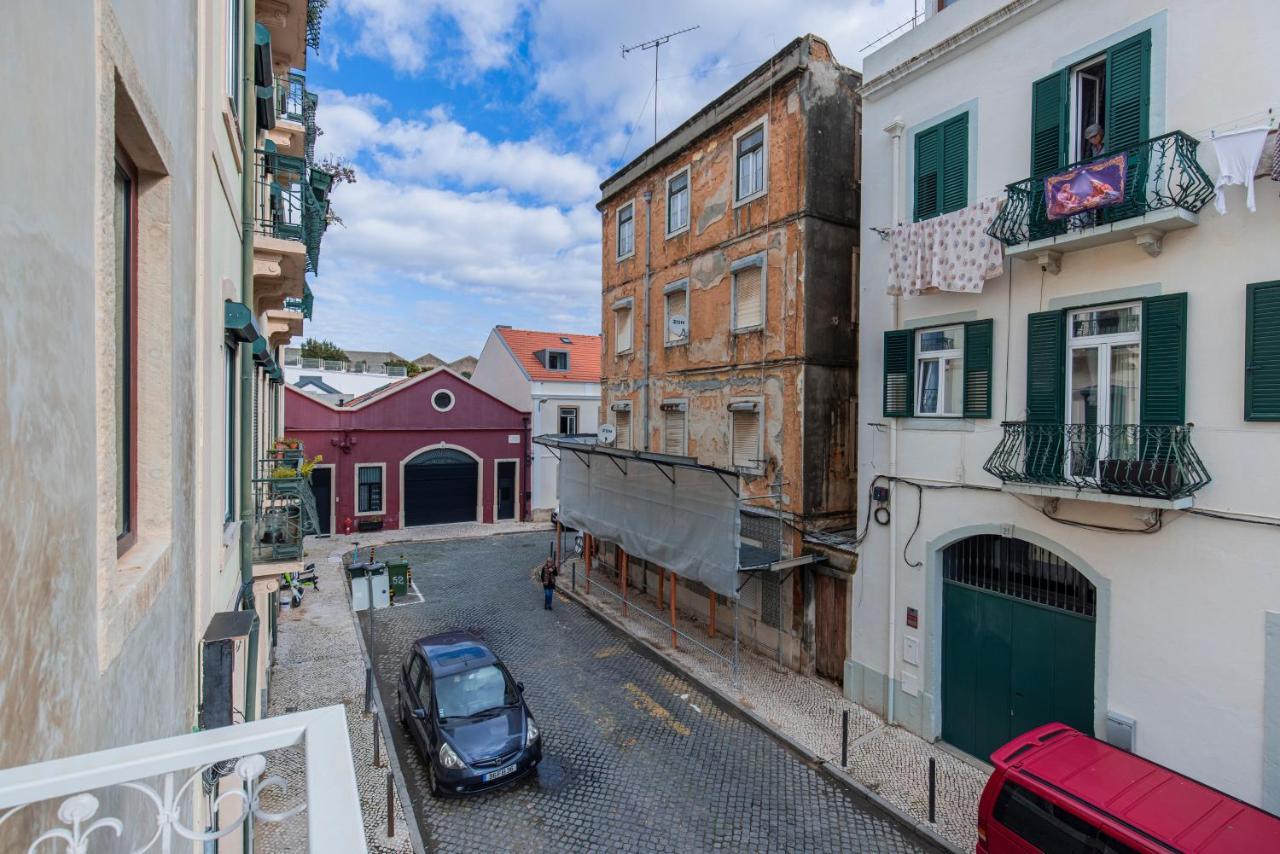 Deluxe 2Bdr Apartment W/ Patio By Lovelystay Lisboa Exterior foto